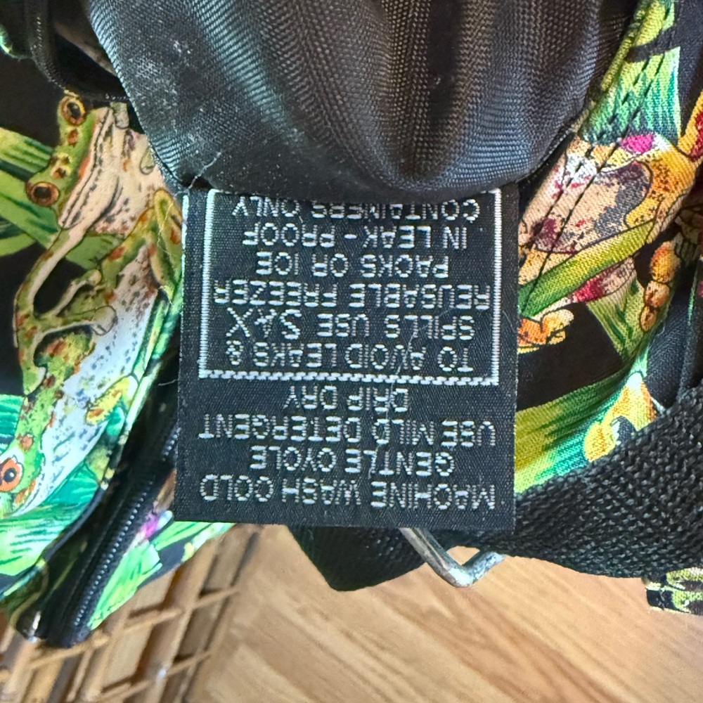 SAX brand backpack & purse with a tropical frog and leaf print - Picture 12 of 13